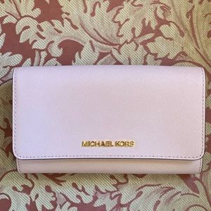MICHAEL KORS Clutch in Soft Pink Leather